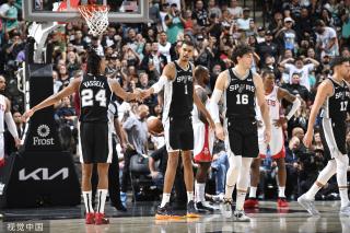 女篮带来新 女篮带来新