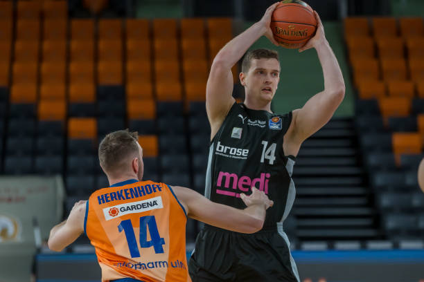 的形象与人 的形象与人